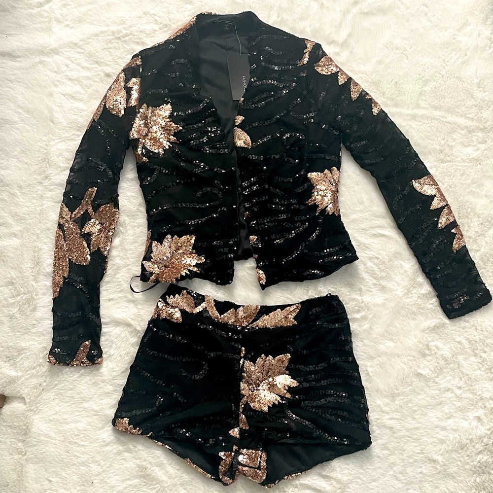 2 piece short set. Never worn